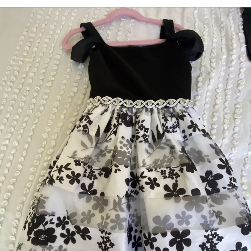 Sweet Heart Rose Girls Black White Floral Fit & Flare Dress SIZE: 6X